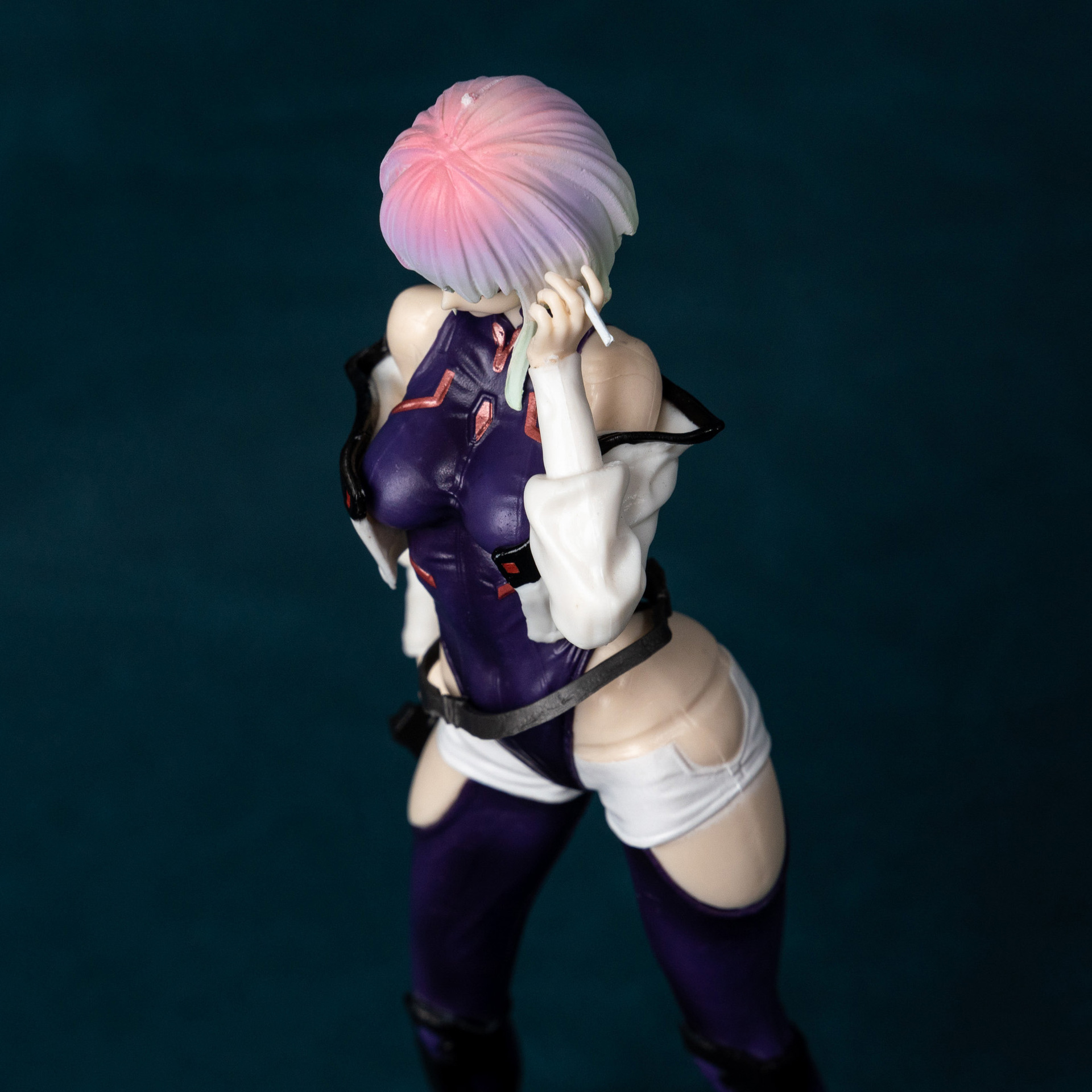 Anime Game Cyberpunk: Edgerunn - مراجعة Desk Setup Kit وسعره