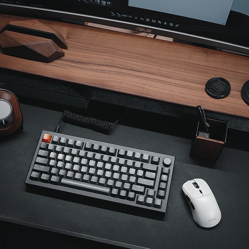 Solid Walnut Monitor Stand-Erg - مراجعة Desk Setup Workspace وسعره