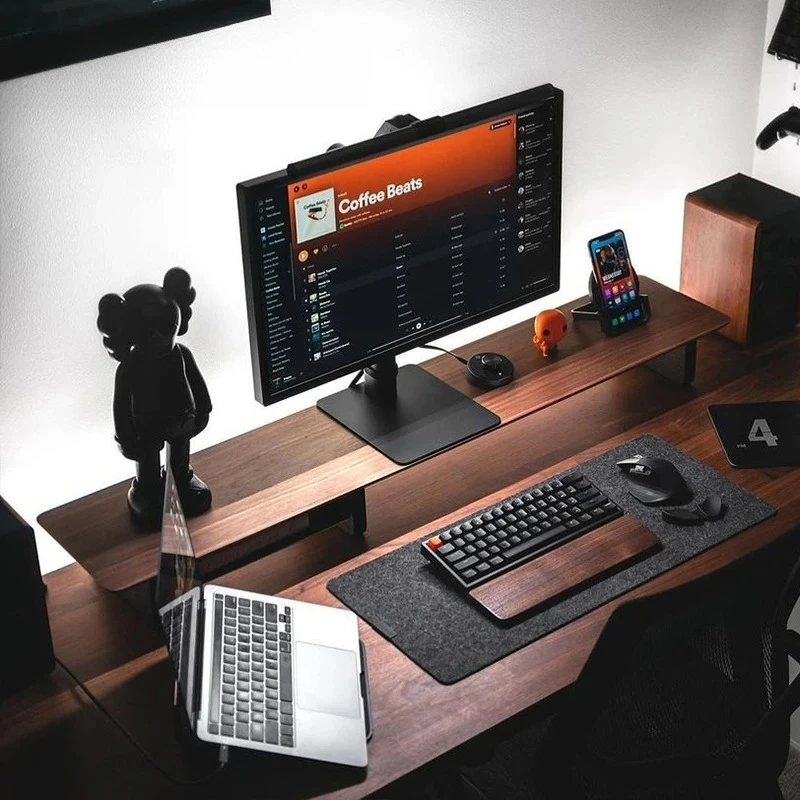 Solid Walnut Monitor Stand-Erg - مراجعة Desk Setup Workspace وسعره